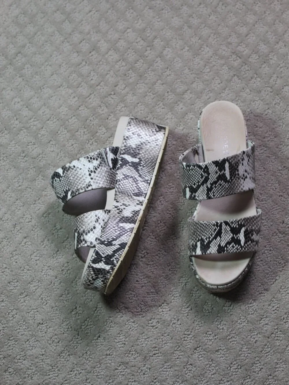 J/Slide Size 8M Snakeskin 2